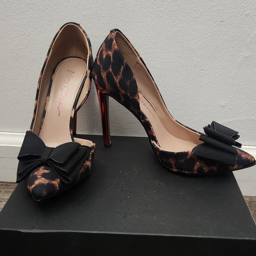 Betsey Johnson Prince D'Orsay Heels 6.5